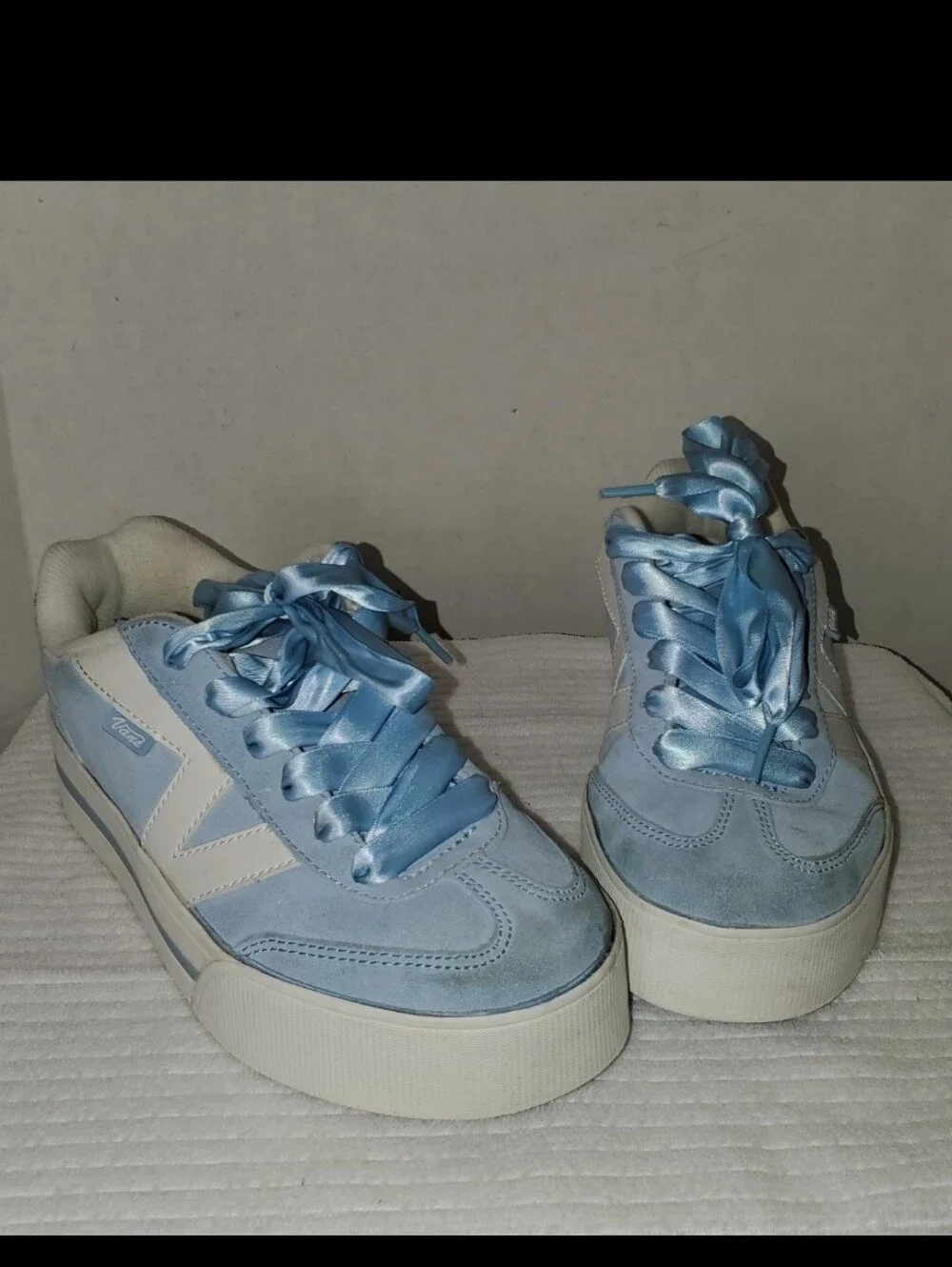 VINTAGE Vans Dream Blue/White Platform Fashion Sneakers with Ribbon Laces Size 7